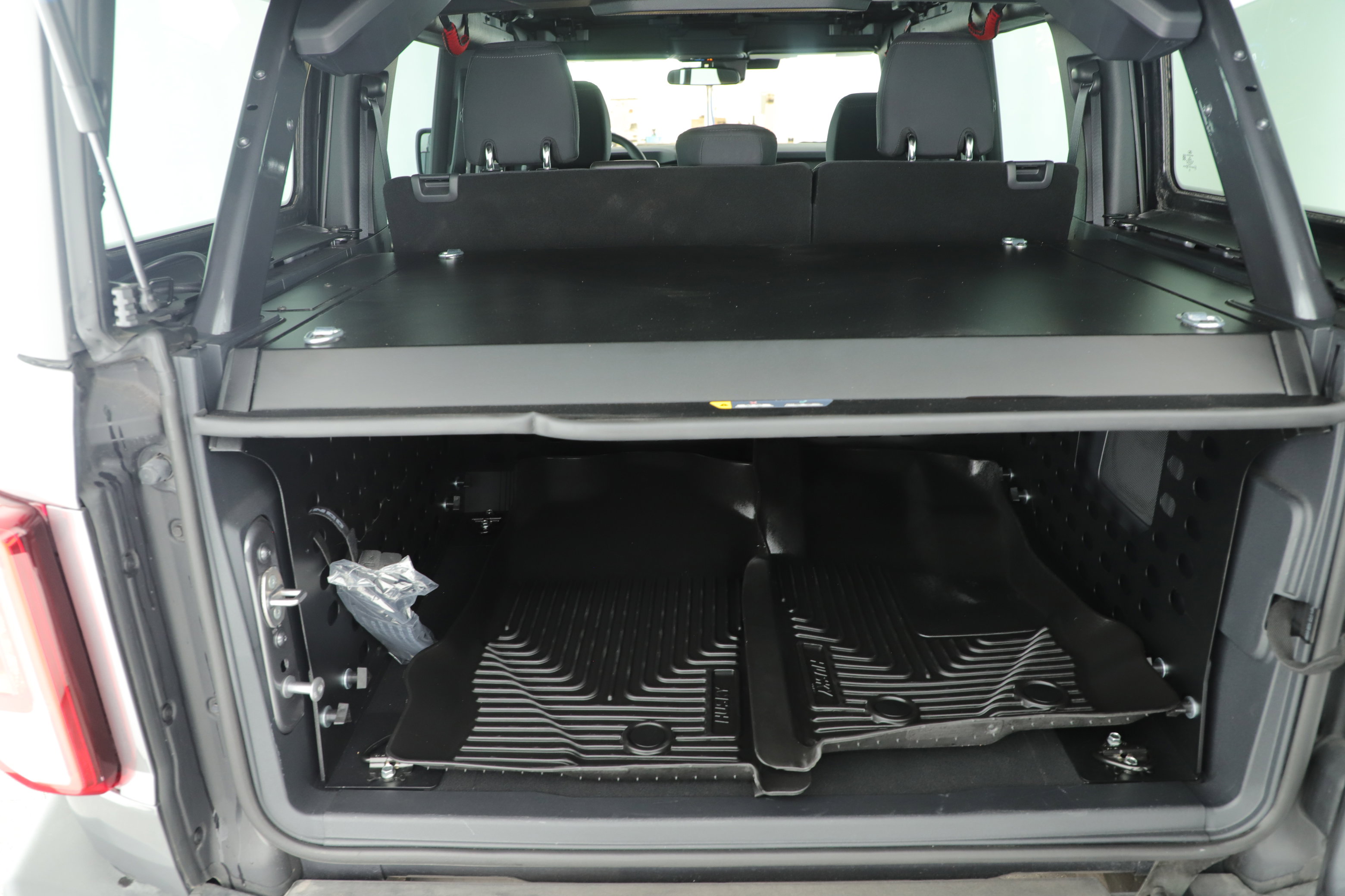 Used 2025 Ford Bronco Badlands image 4