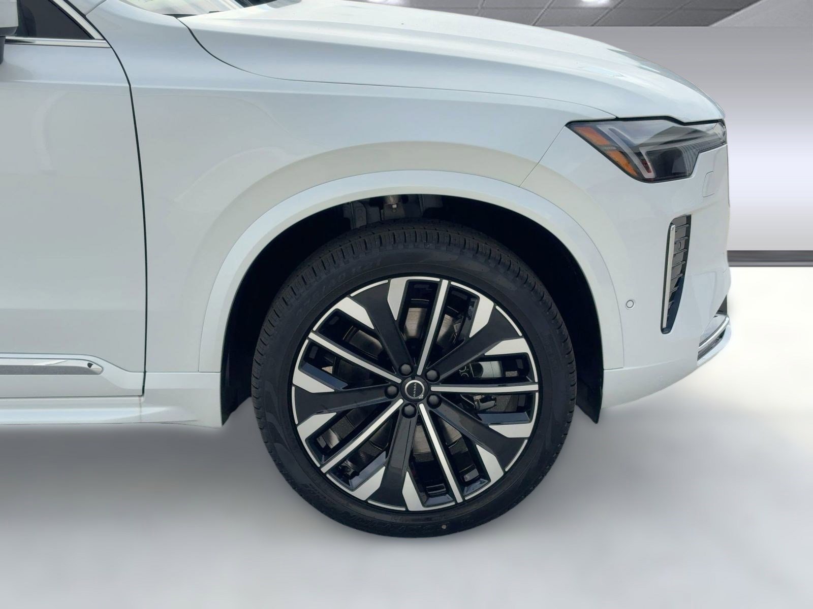 New 2026 Volvo XC90 T8 Plus image 11