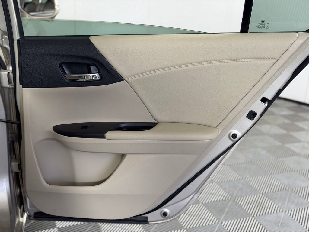 Used 2015 Honda Accord EX-L image 35