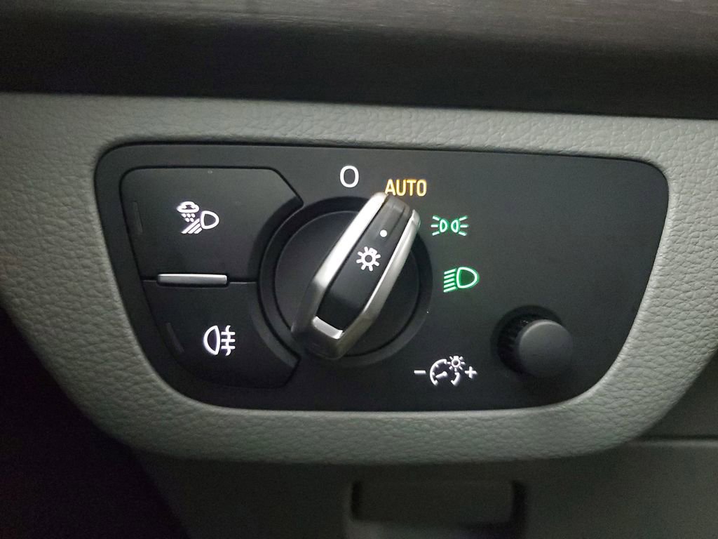 Used 2024 Audi Q5 2.0T Premium image 35