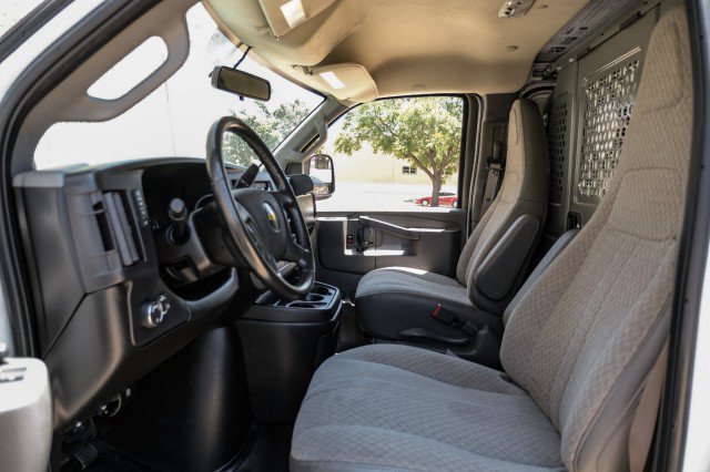 Used 2021 Chevrolet Express 2500 w/ Enhanced Convenience Package RWD image 3