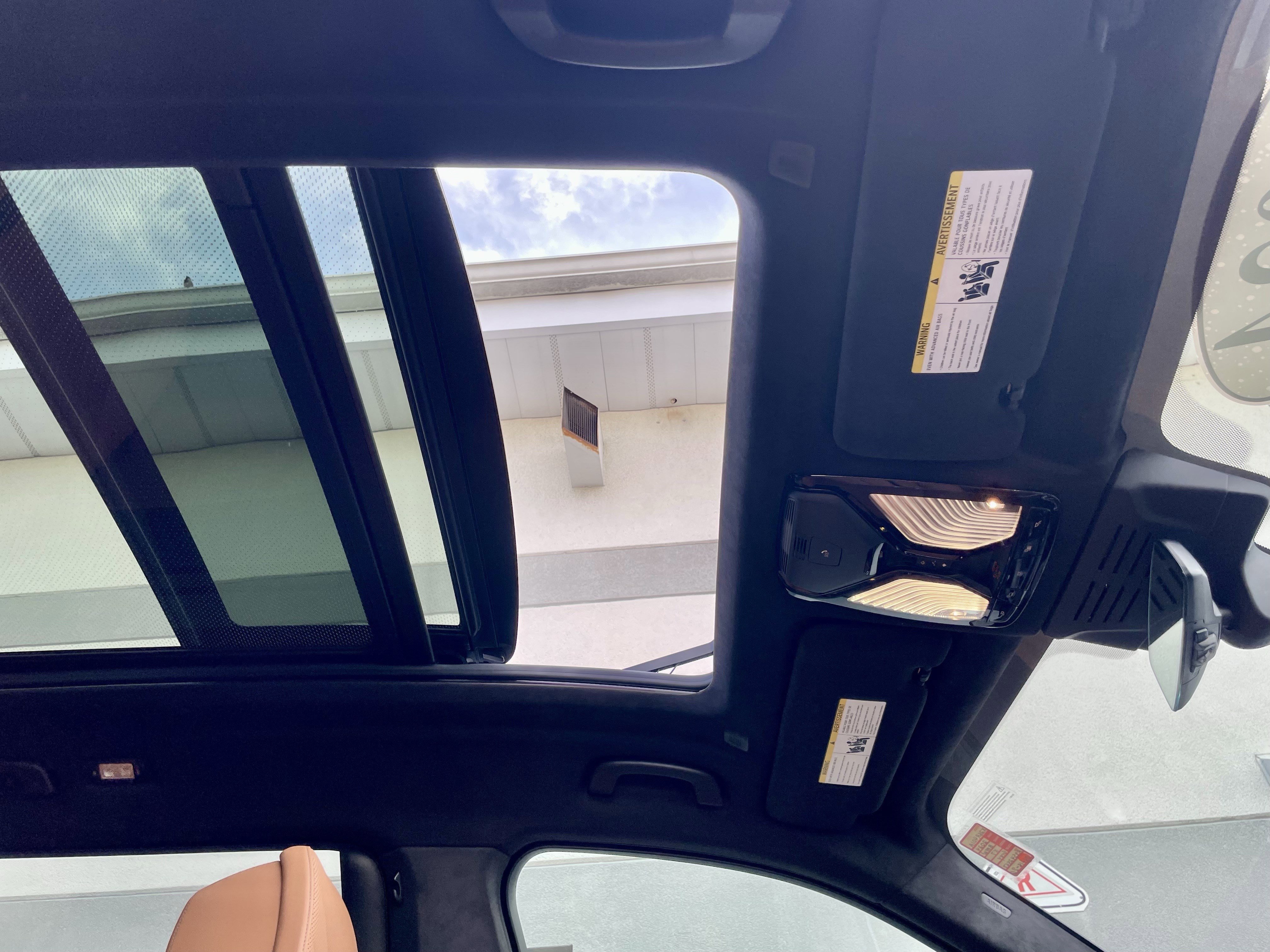 Used 2024 BMW X7 xDrive40i w/ Executive Package image 17