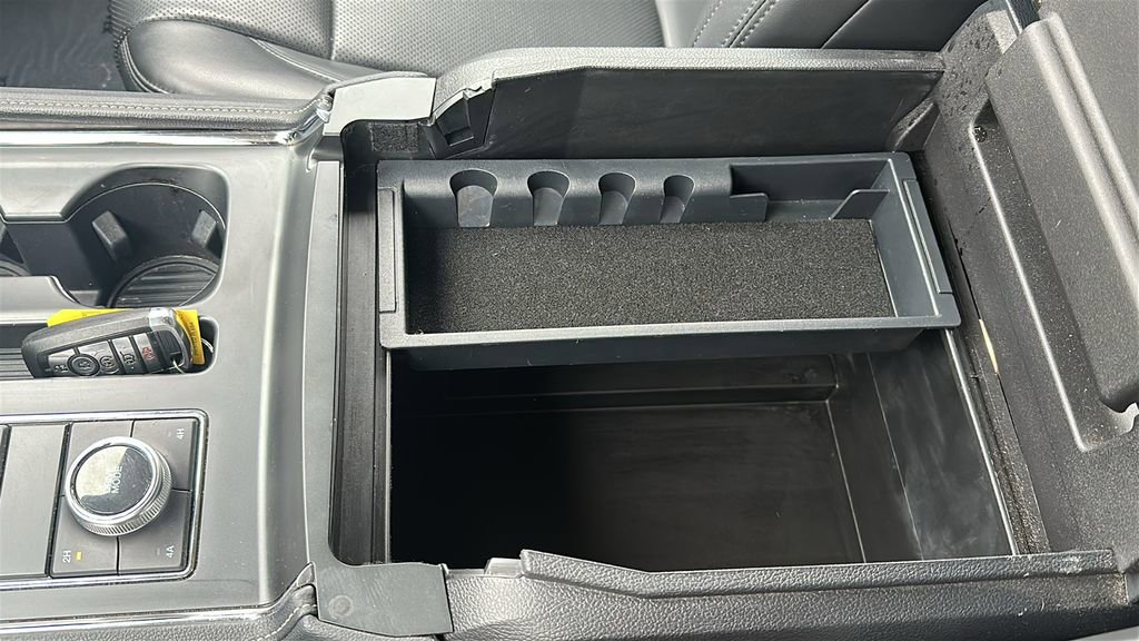 Used 2024 Ford Expedition XLT image 23