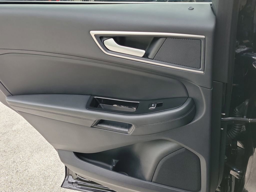 Used 2020 Ford Edge SEL w/ Convenience Package FWD image 16