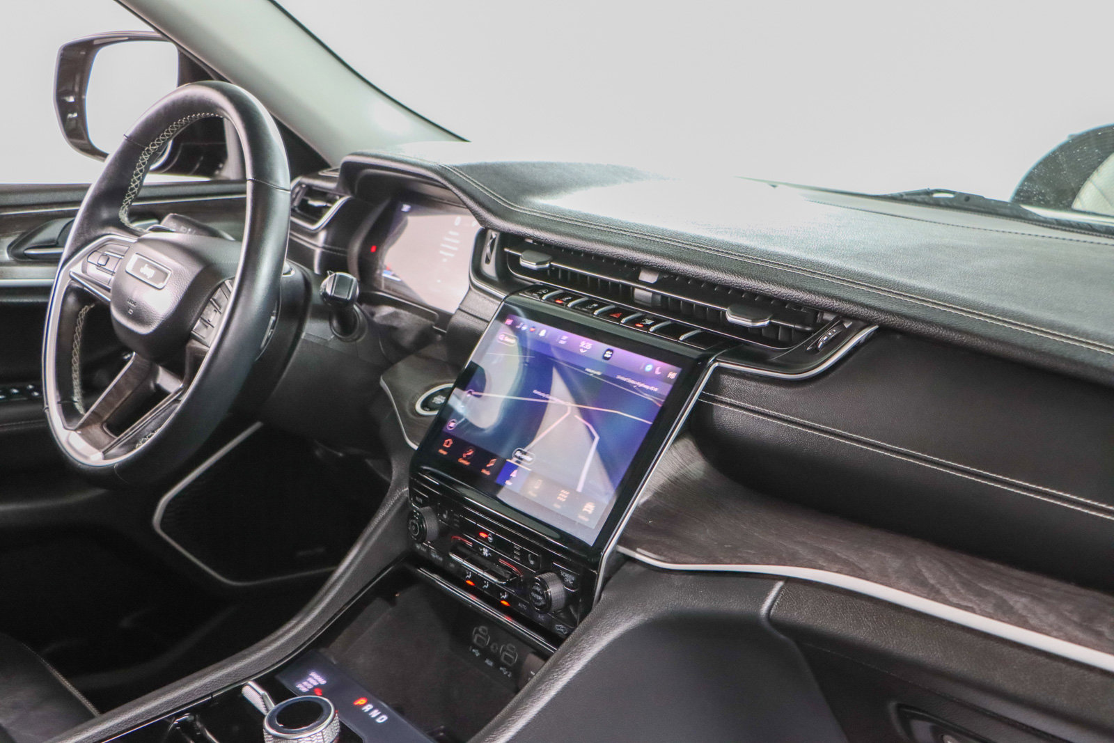 Used 2021 Jeep Grand Cherokee L Limited image 28