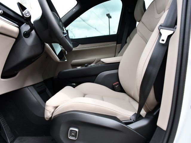 New 2025 Volvo EX90 Plus image 14