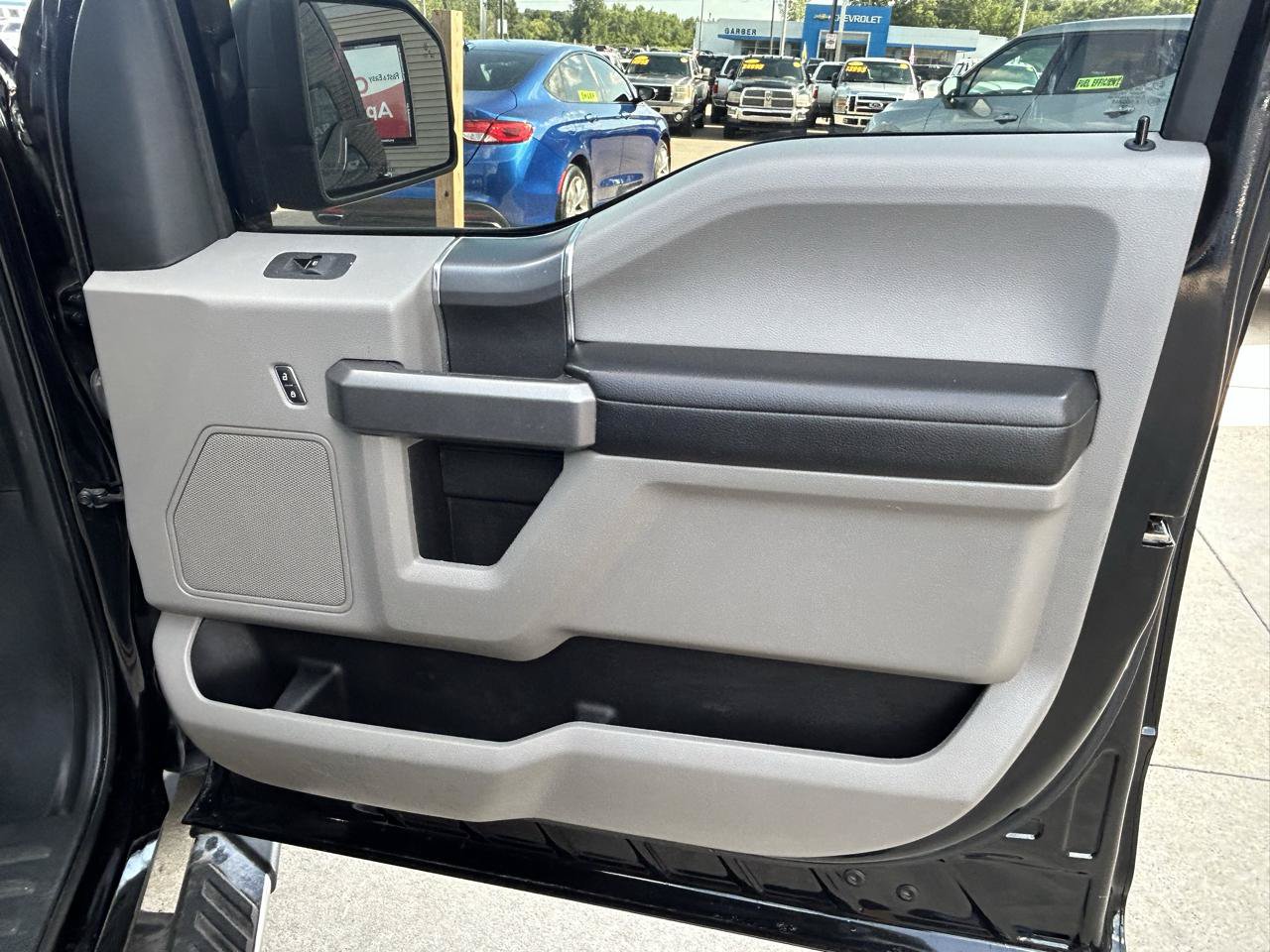 Used 2019 Ford F150 XLT w/ Equipment Group 302A Luxury AWD/4WD image 16