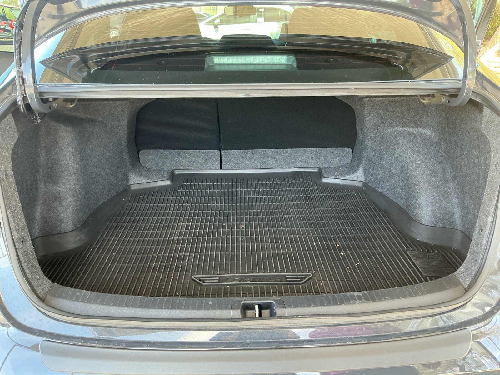 Used 2025 Toyota Corolla SE FWD image 31