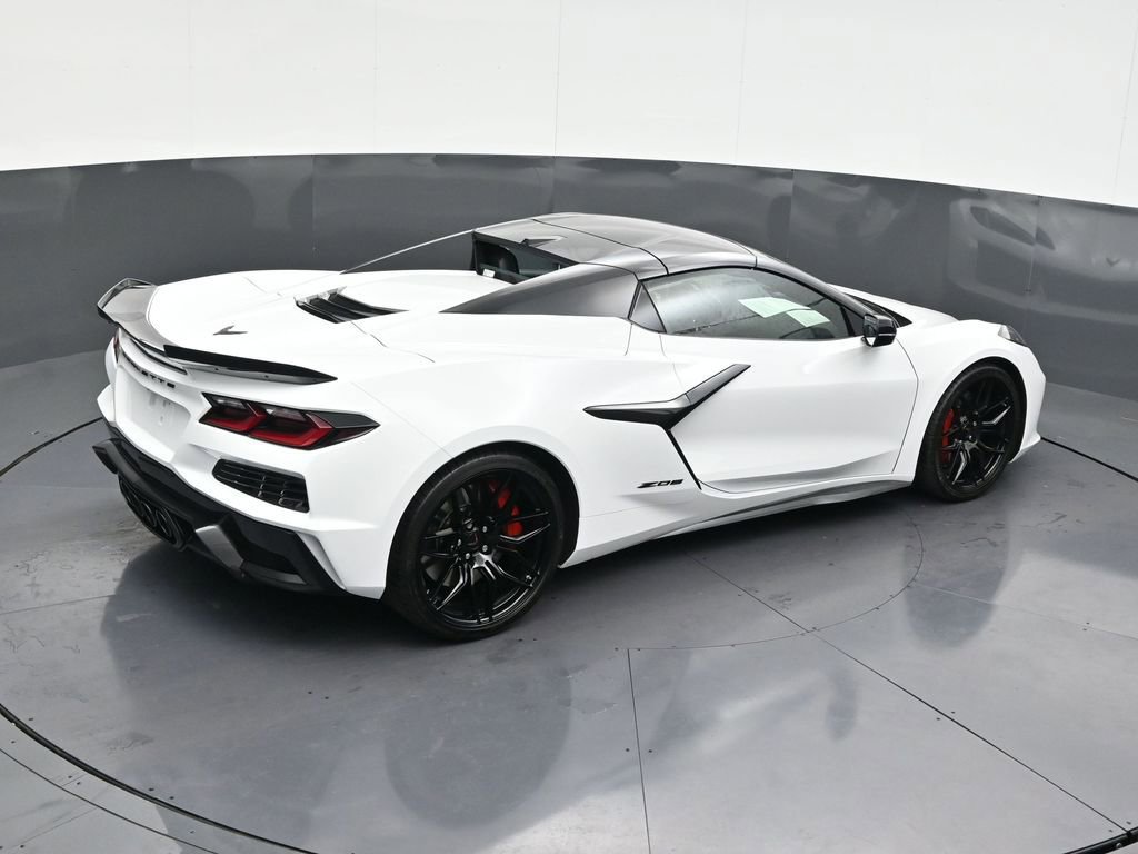 Used 2025 Chevrolet Corvette Z06 image 18
