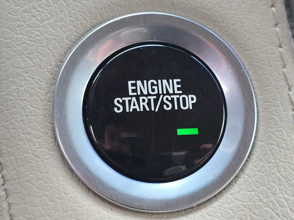 Used 2018 Cadillac Escalade Luxury image 40