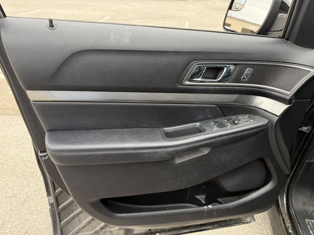 Used 2018 Ford Explorer XLT w/ Equipment Group 202A image 10