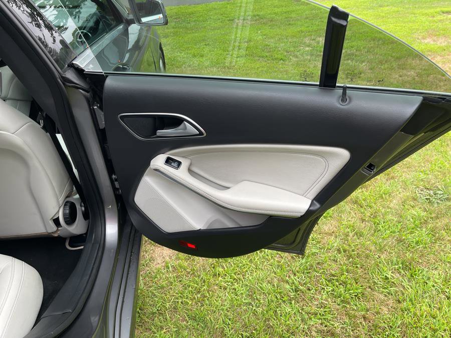 Used 2016 Mercedes-Benz CLA 250 image 32