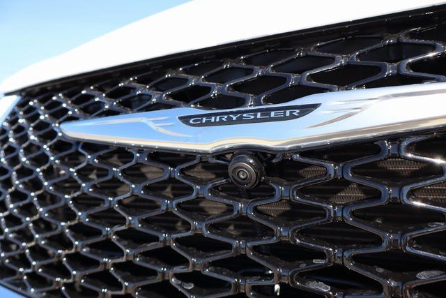 New 2026 Chrysler Pacifica Select image 6