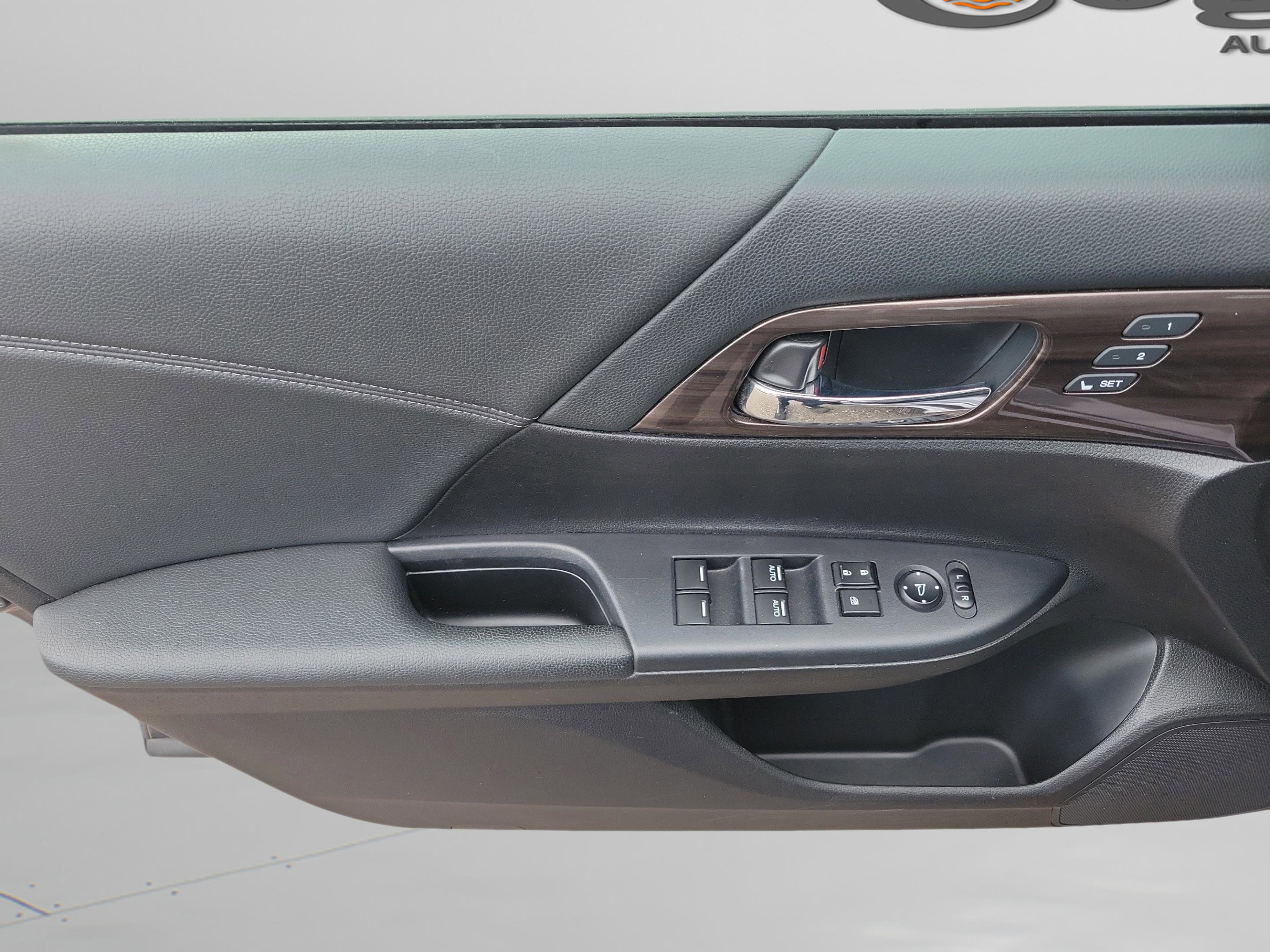 Used 2017 Honda Accord EX-L image 16