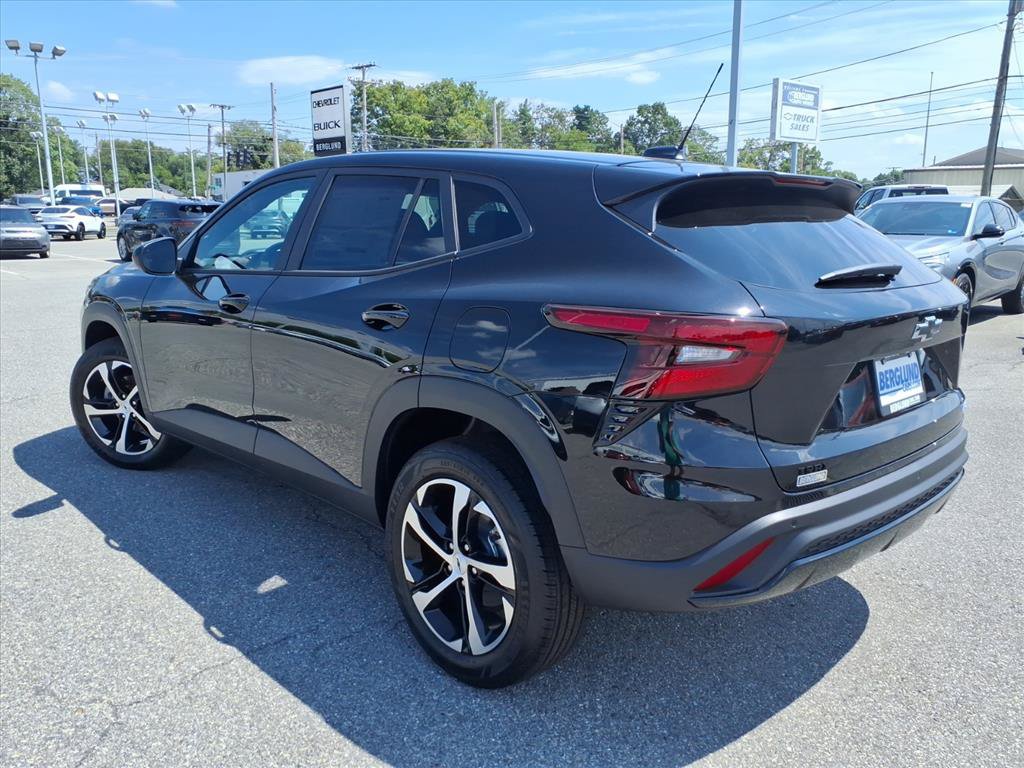New 2026 Chevrolet Trax RS w/ Driver Confidence Package FWD image 5