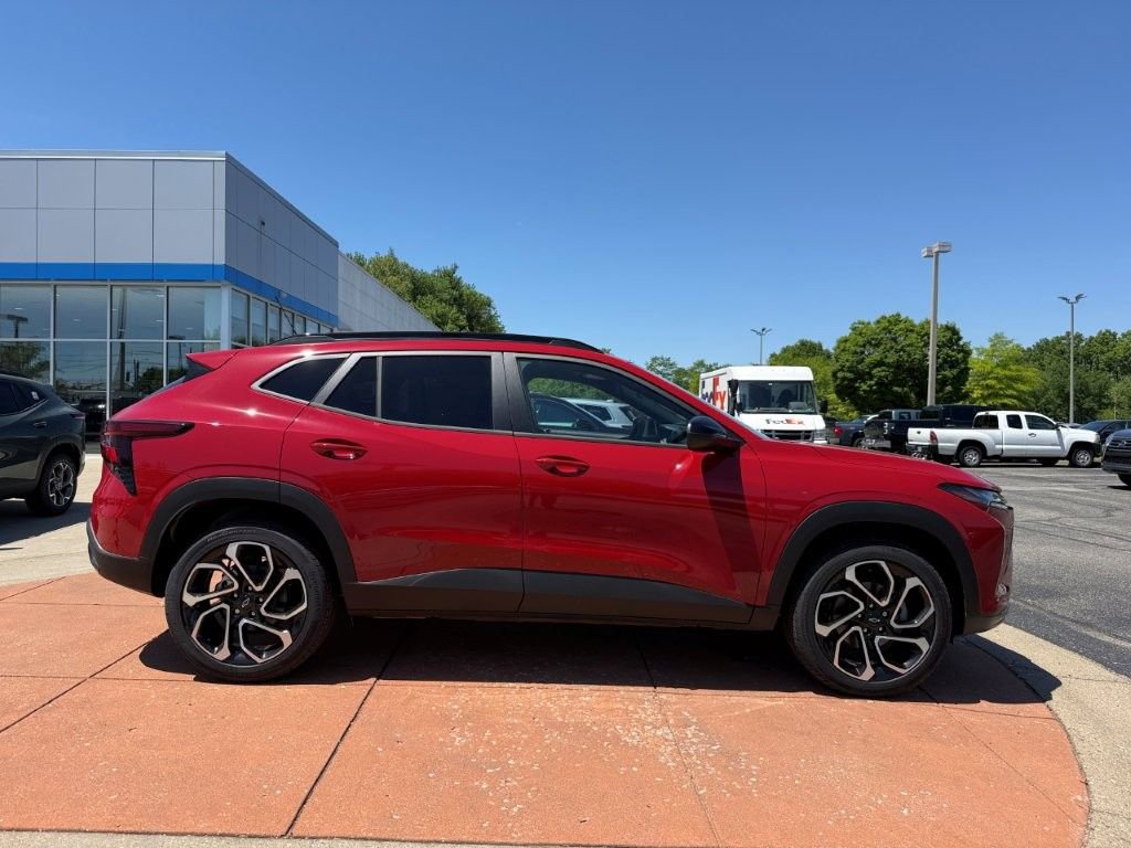 New 2026 Chevrolet Trax RS w/ Driver Confidence Package FWD image 6