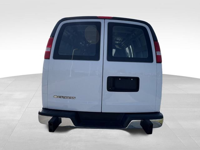 Used 2023 Chevrolet Express 2500 w/ Driver Convenience Package image 5