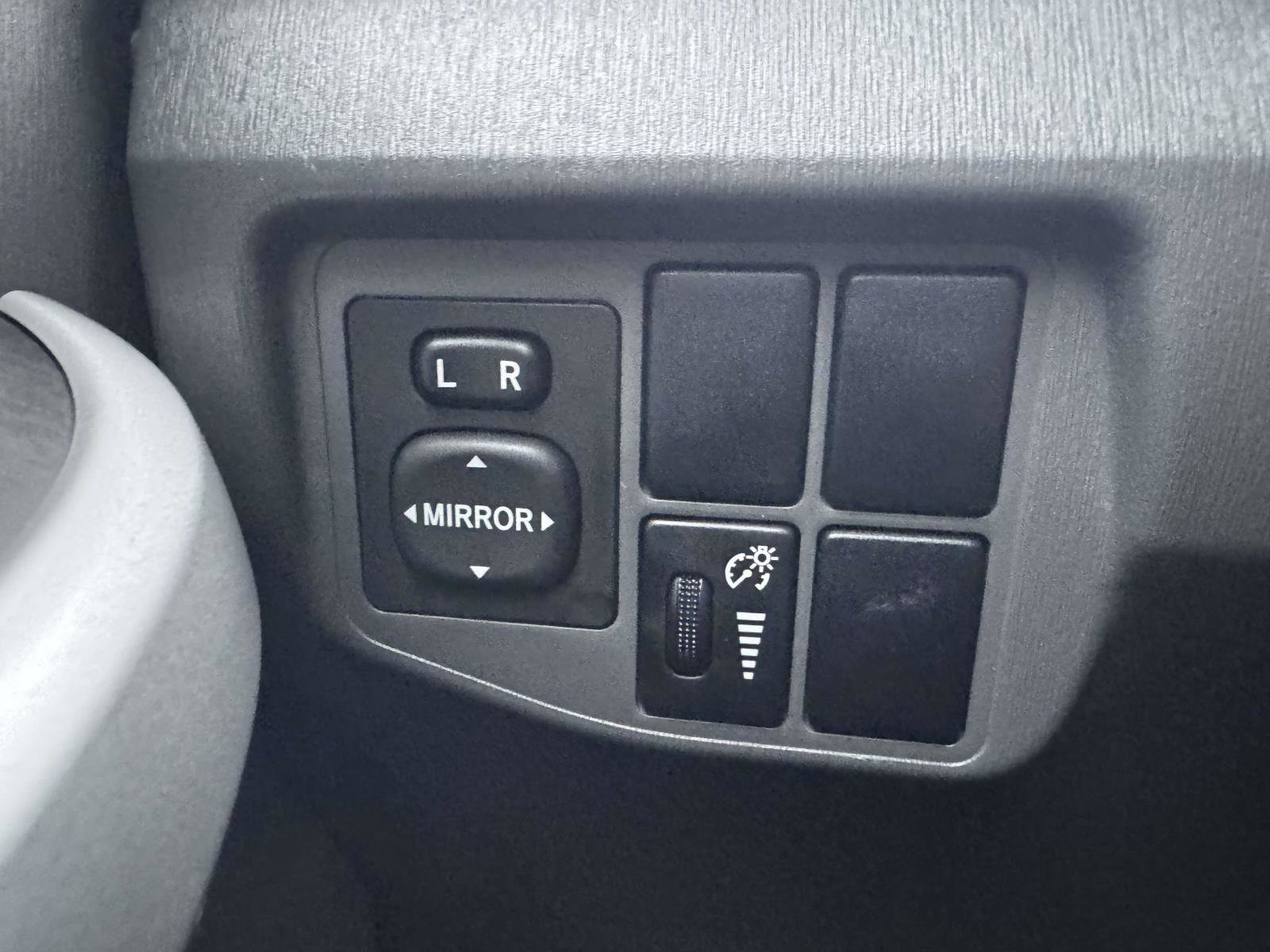 Used 2011 Toyota Prius Three image 27