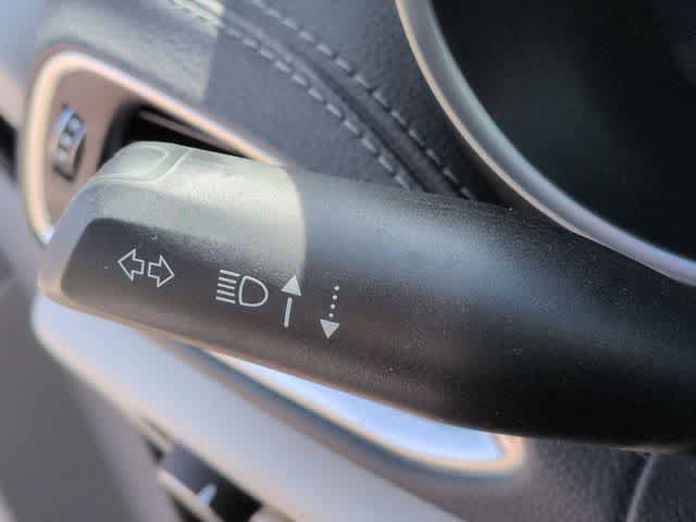 Used 2020 Chrysler Pacifica Limited FWD image 30