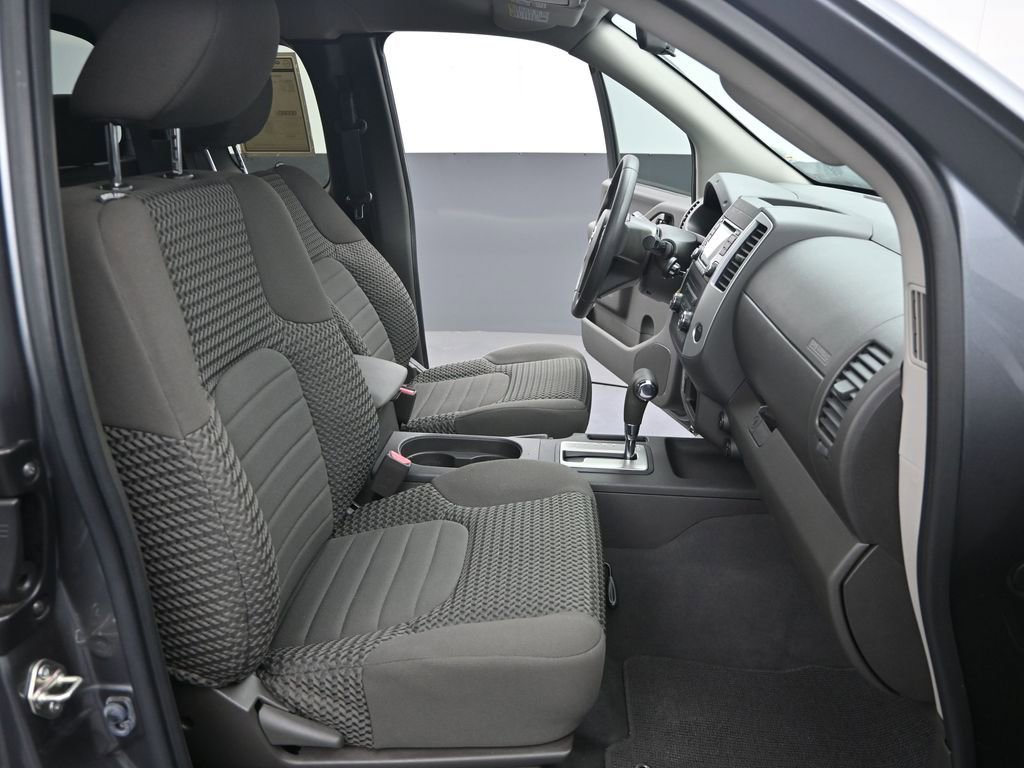 Used 2018 Nissan Frontier SV image 19