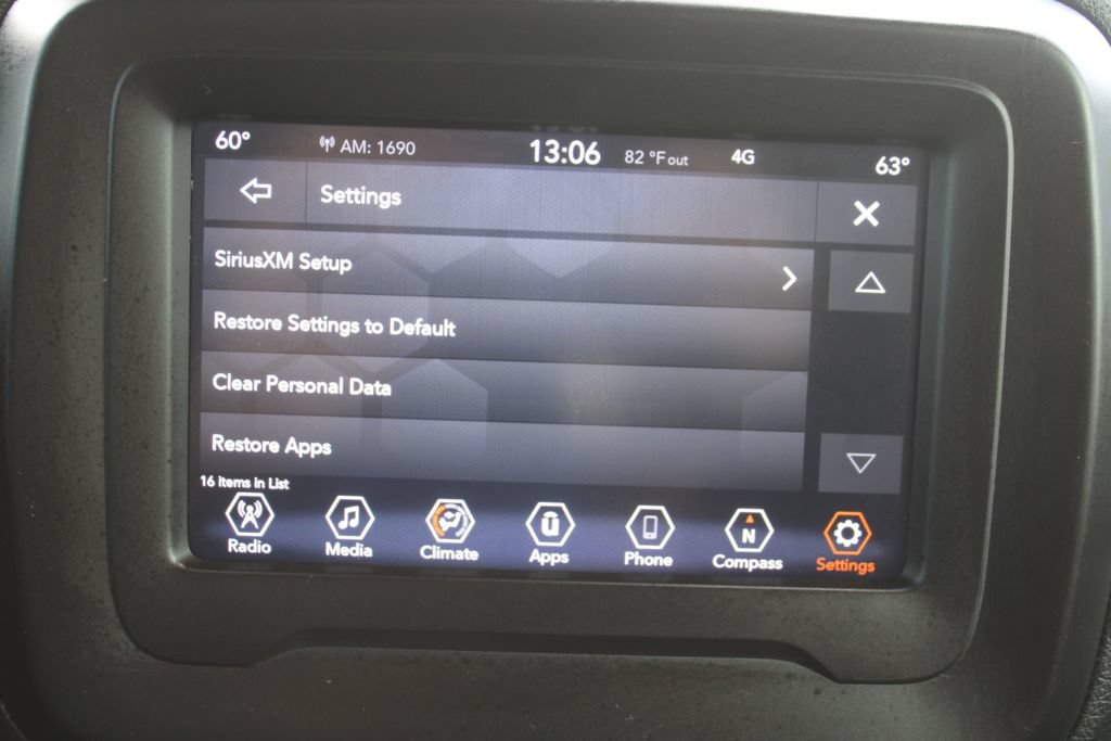 Used 2021 Jeep Renegade Latitude FWD image 48