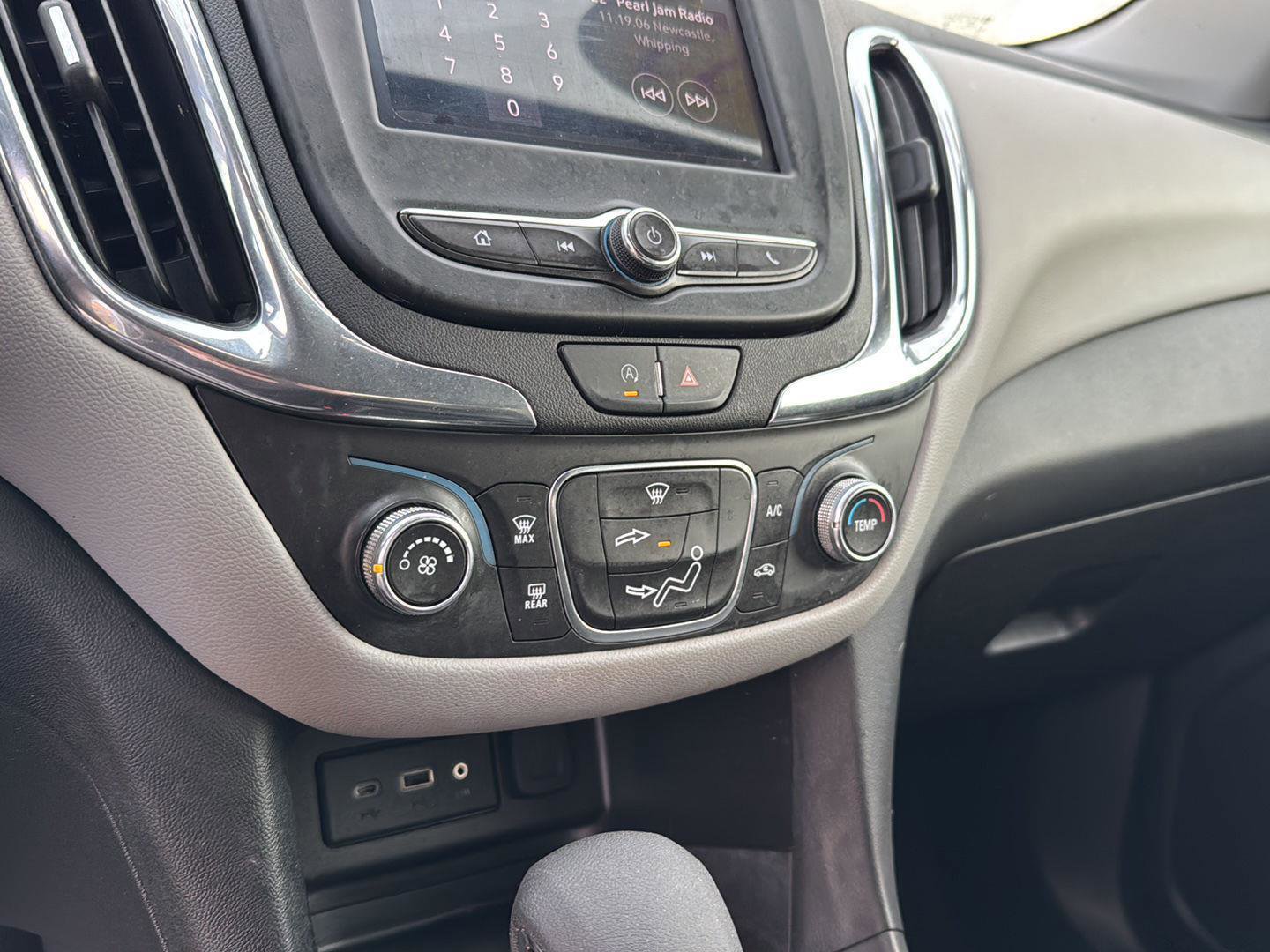 Used 2022 Chevrolet Equinox LT image 22