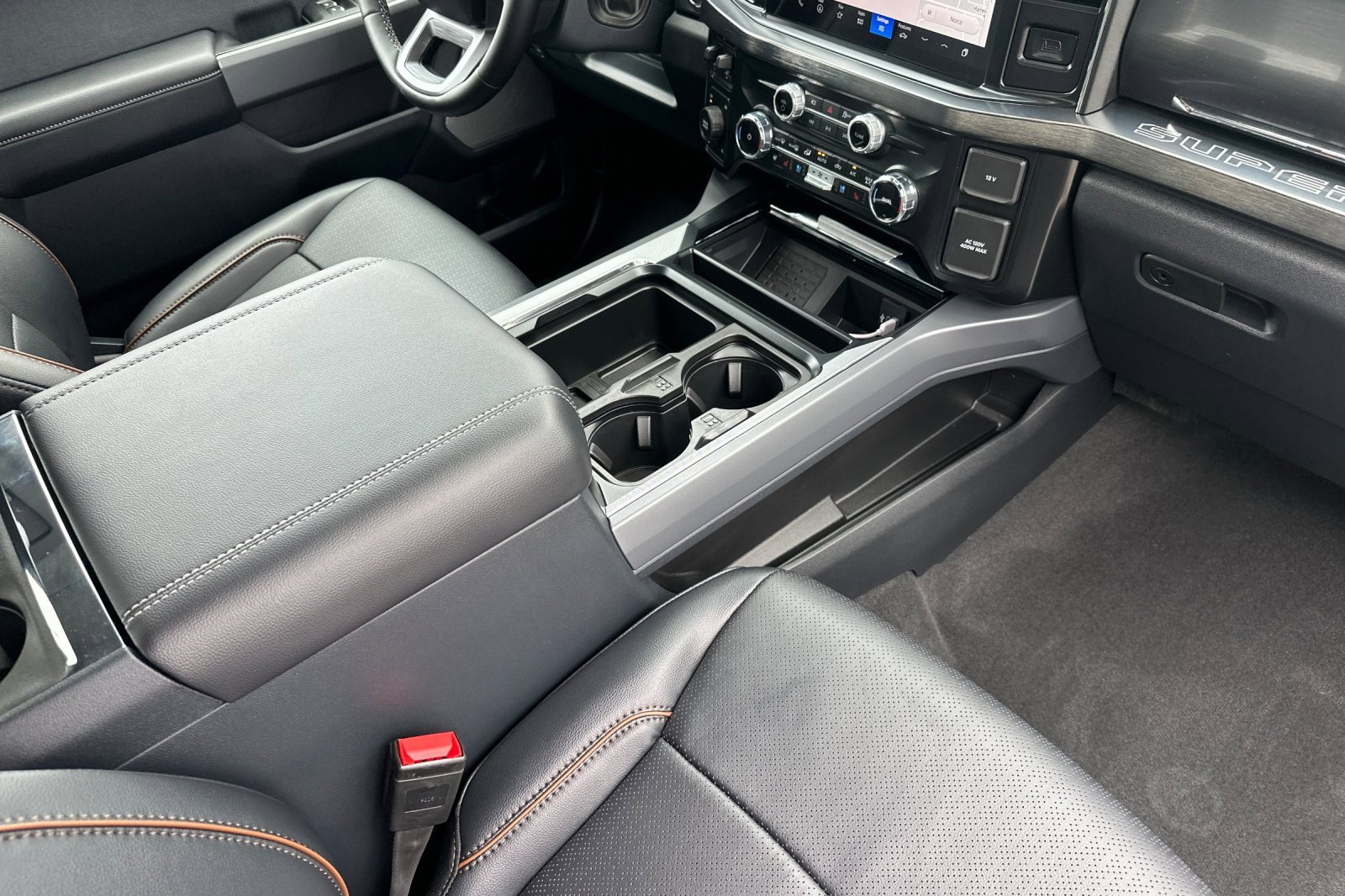 New 2025 Ford F250 Lariat w/ Black Appearance Package image 15