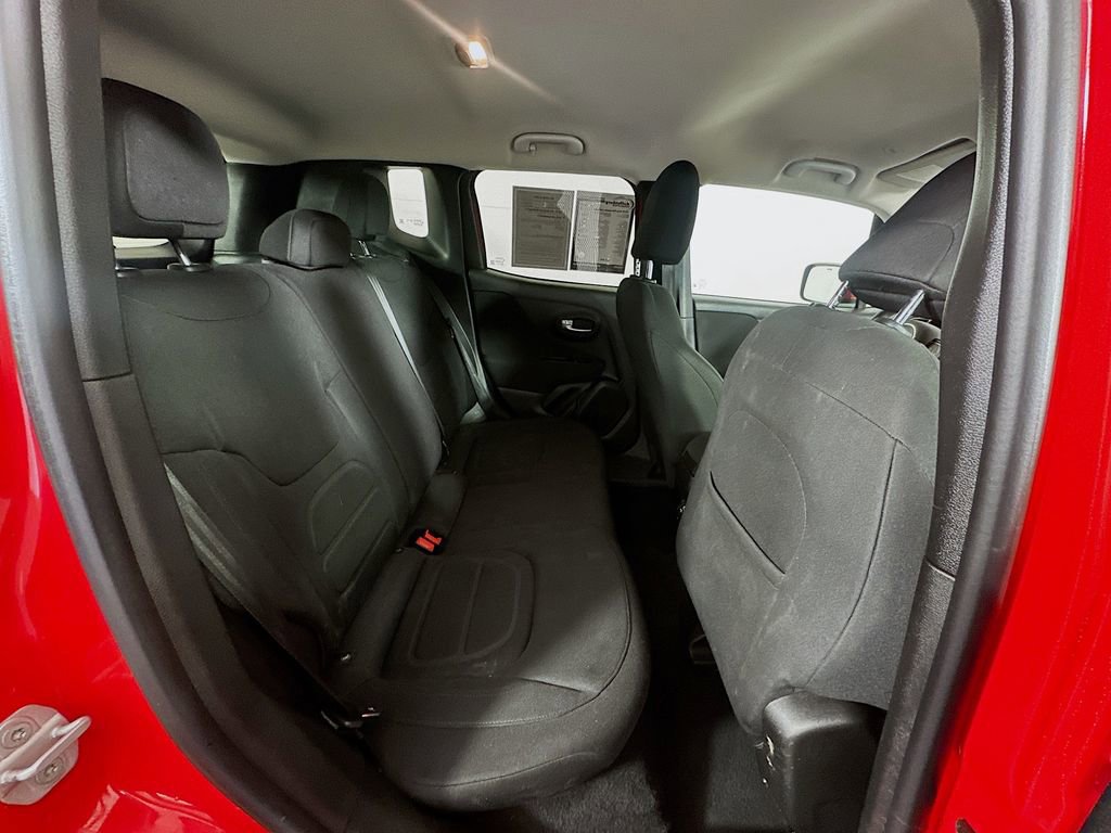 Used 2019 Jeep Renegade Latitude image 24