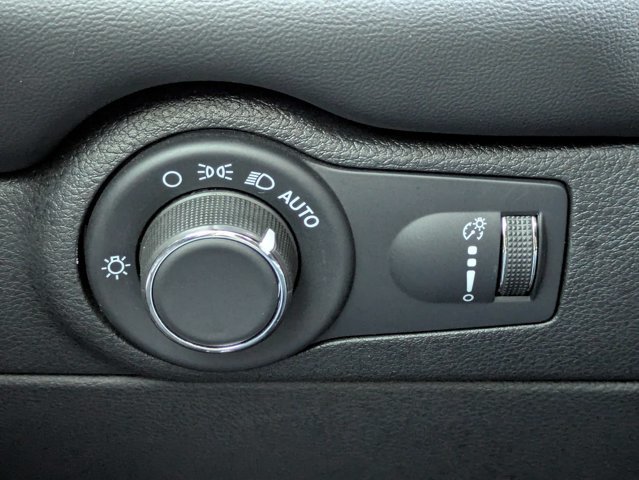 Used 2023 Dodge Durango GT RWD image 26