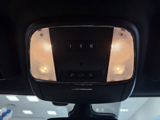 Used 2018 Jeep Grand Cherokee Trackhawk AWD/4WD image 24