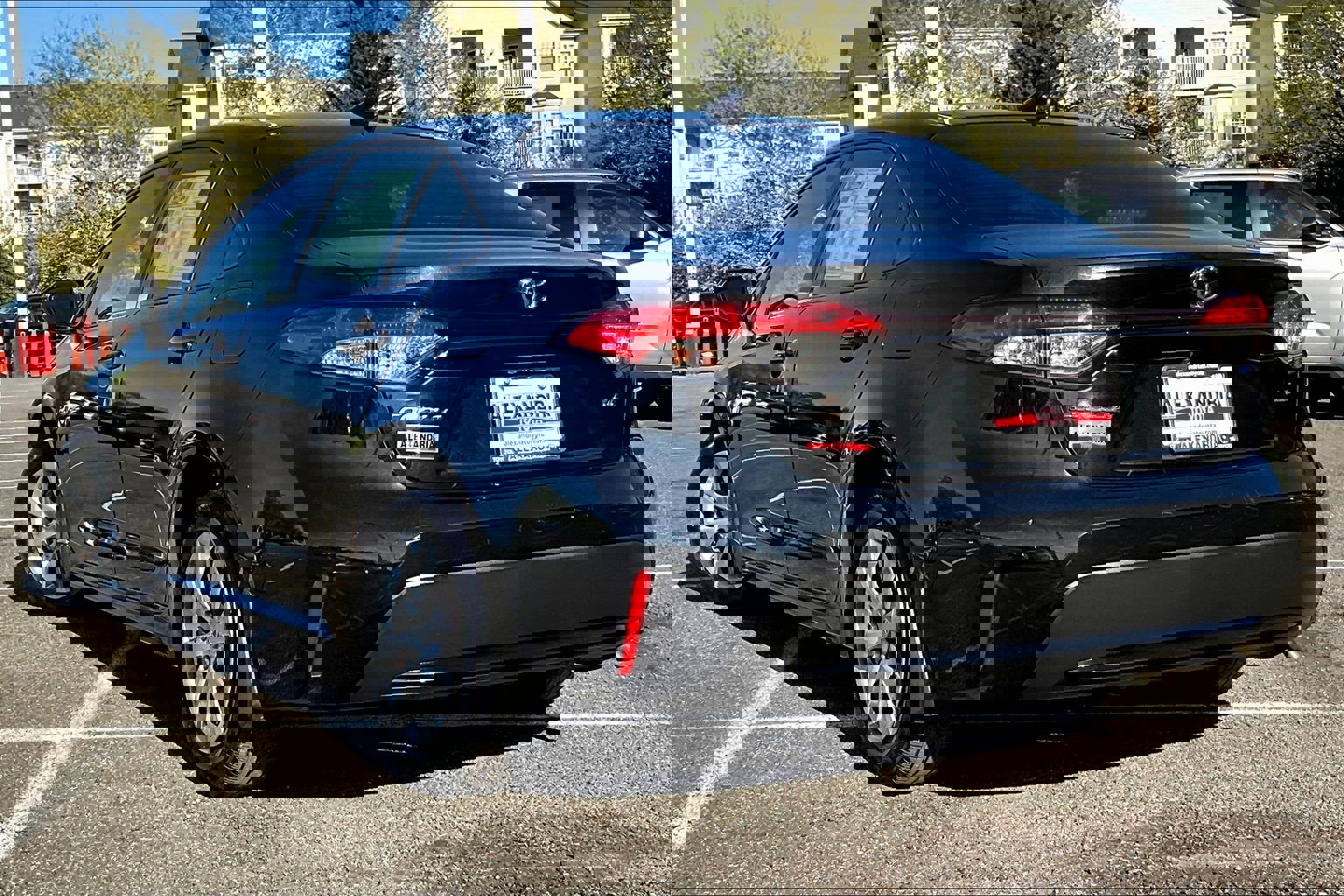 Used 2022 Toyota Corolla LE image 11