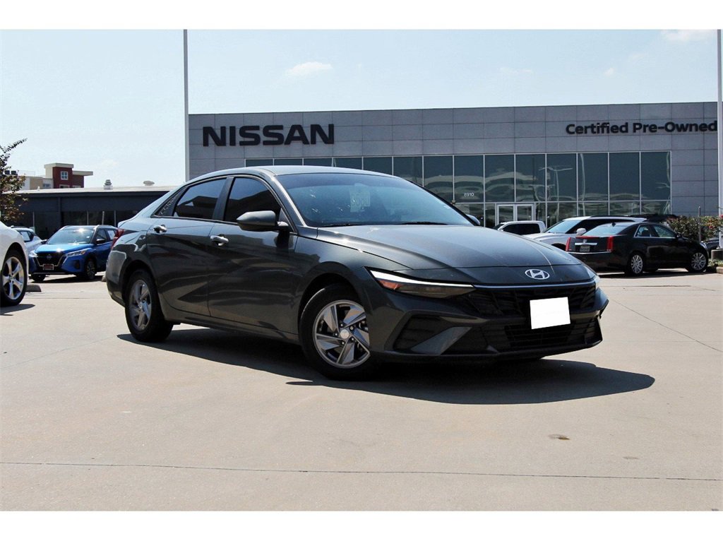 Used 2024 Hyundai Elantra SE