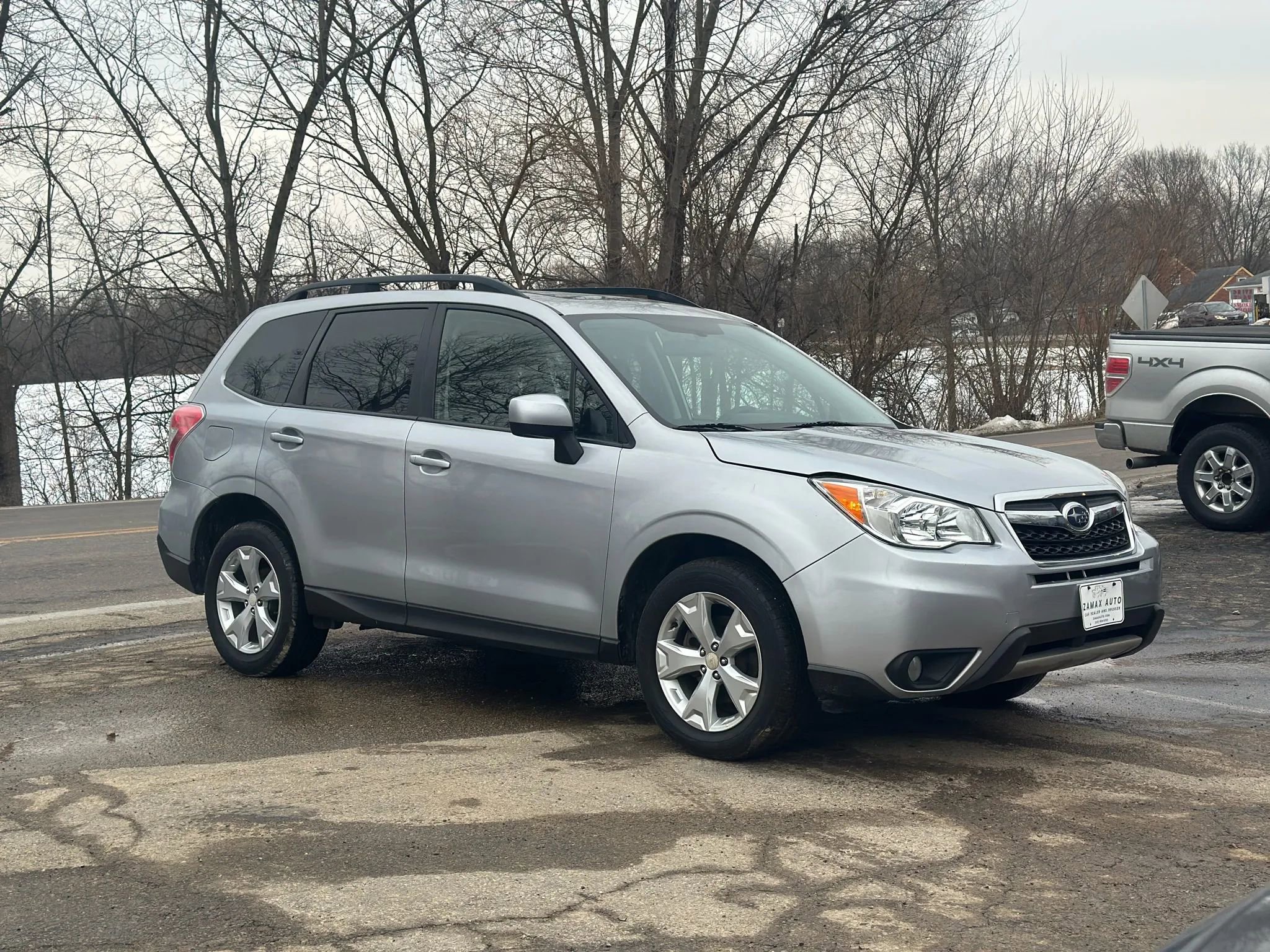 Used 2014 Subaru Forester 2.5i Premium w/ All-Weather Package AWD/4WD image 9