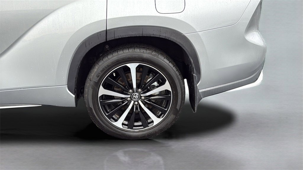 Used 2022 Toyota Highlander XSE image 14