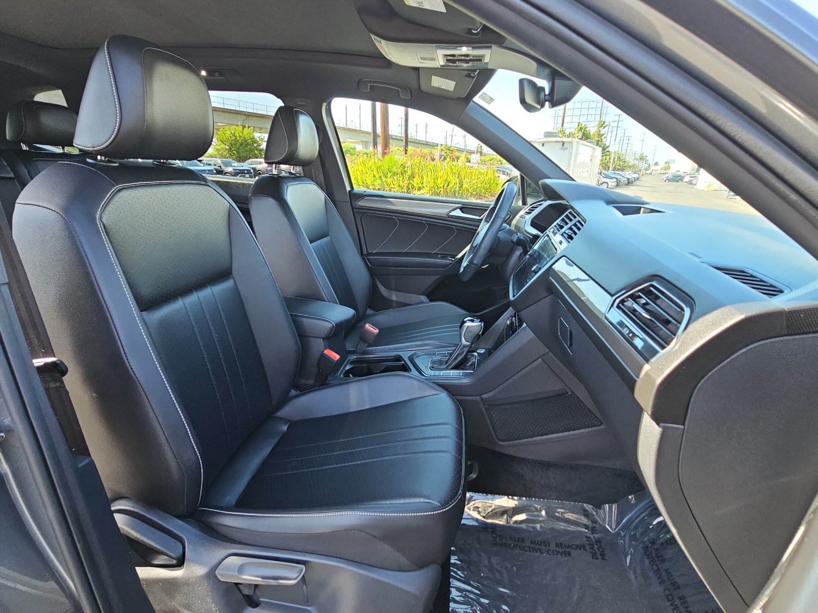 Certified 2024 Volkswagen Tiguan SE R-Line FWD image 10