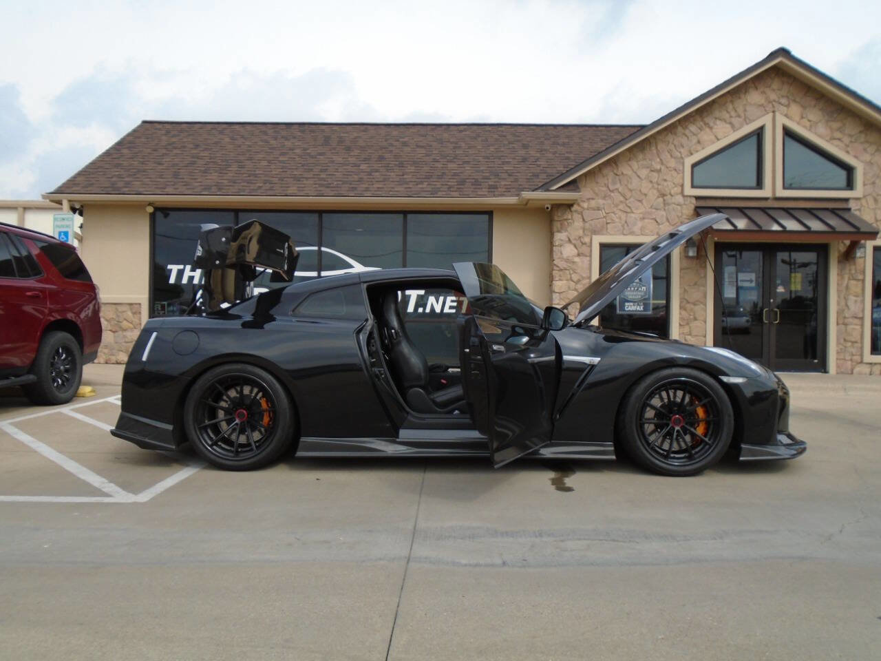 Used 2016 Nissan GT-R Premium AWD/4WD image 26