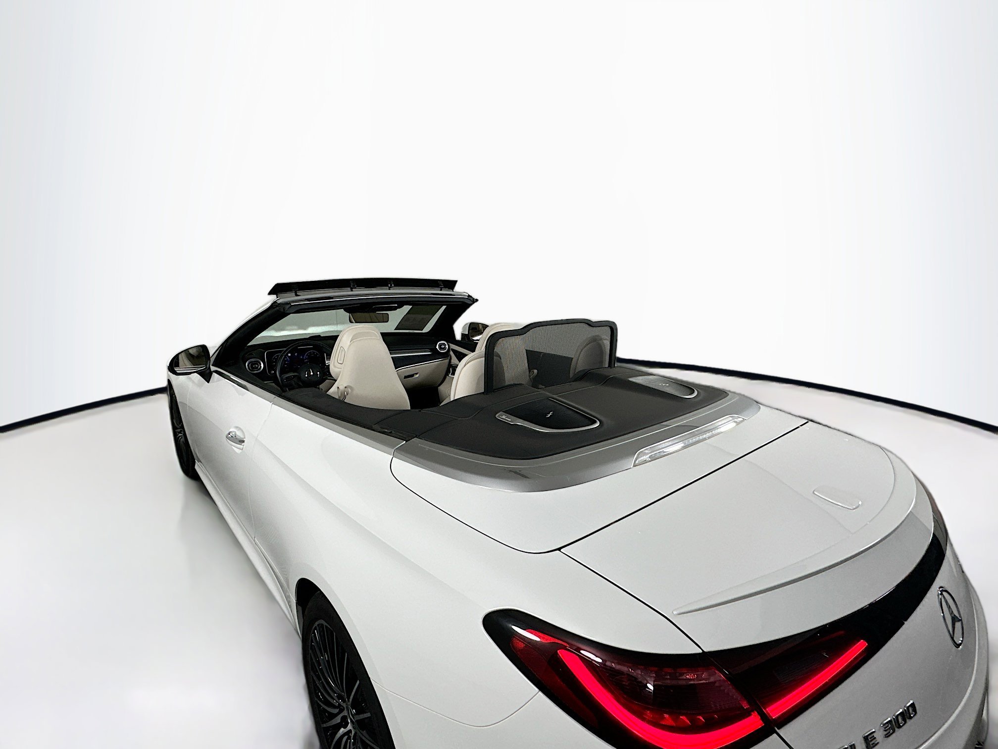 Used 2024 Mercedes-Benz CLE 300 4MATIC Cabriolet image 26