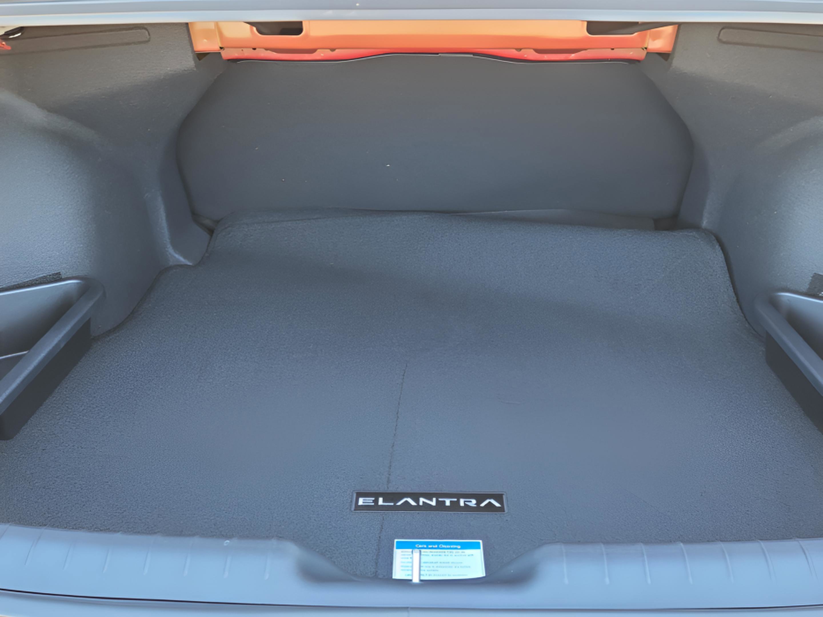 New 2026 Hyundai Elantra SE w/ Cargo Package image 27