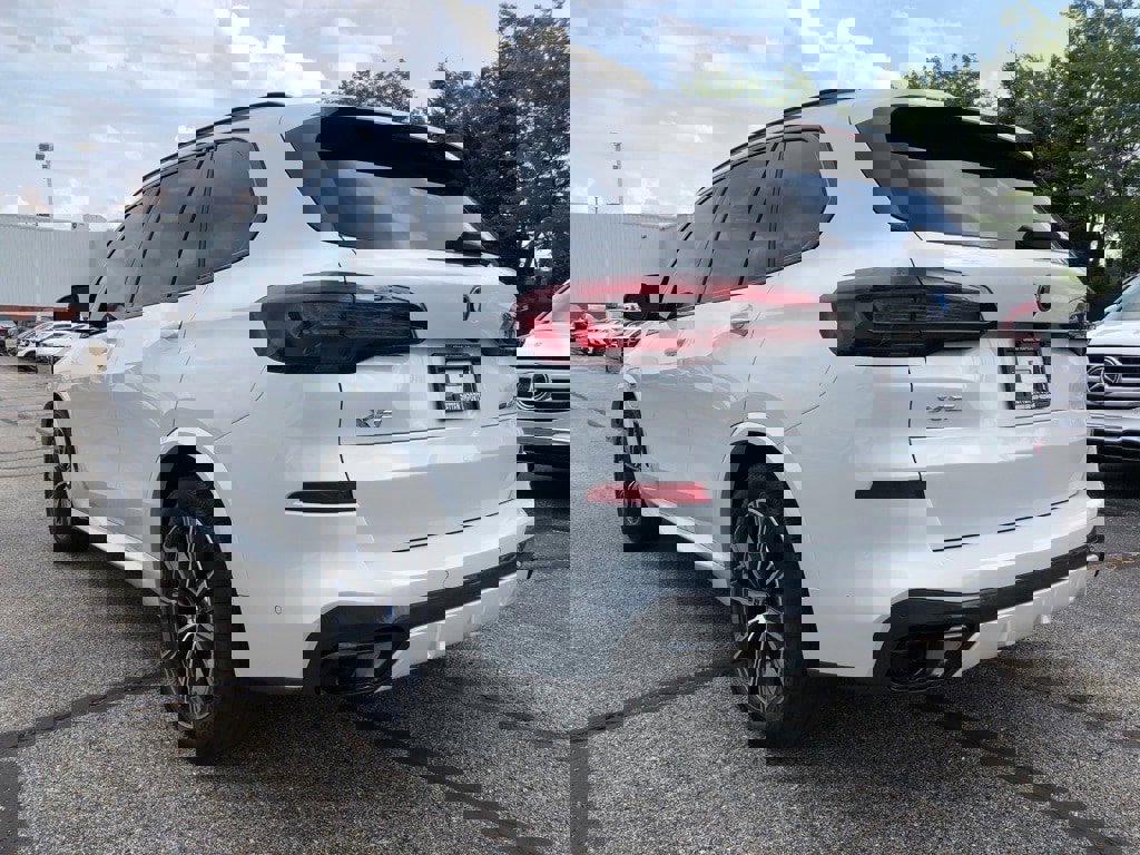 Used 2023 BMW X5 xDrive45e w/ Executive Package image 4