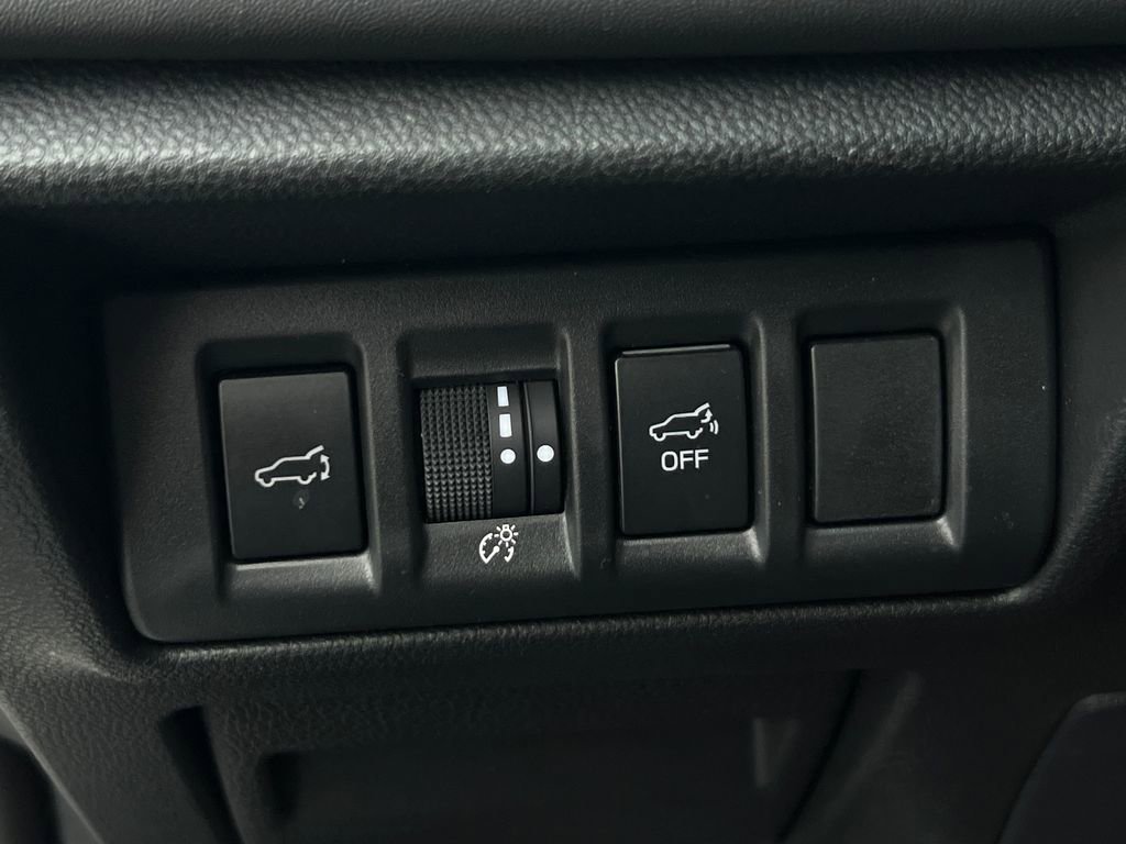 Certified 2025 Subaru Outback Limited image 30