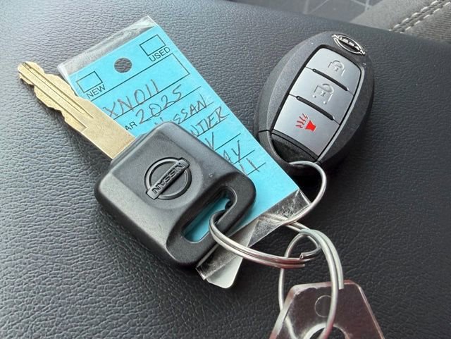 Certified 2025 Nissan Frontier SV image 31