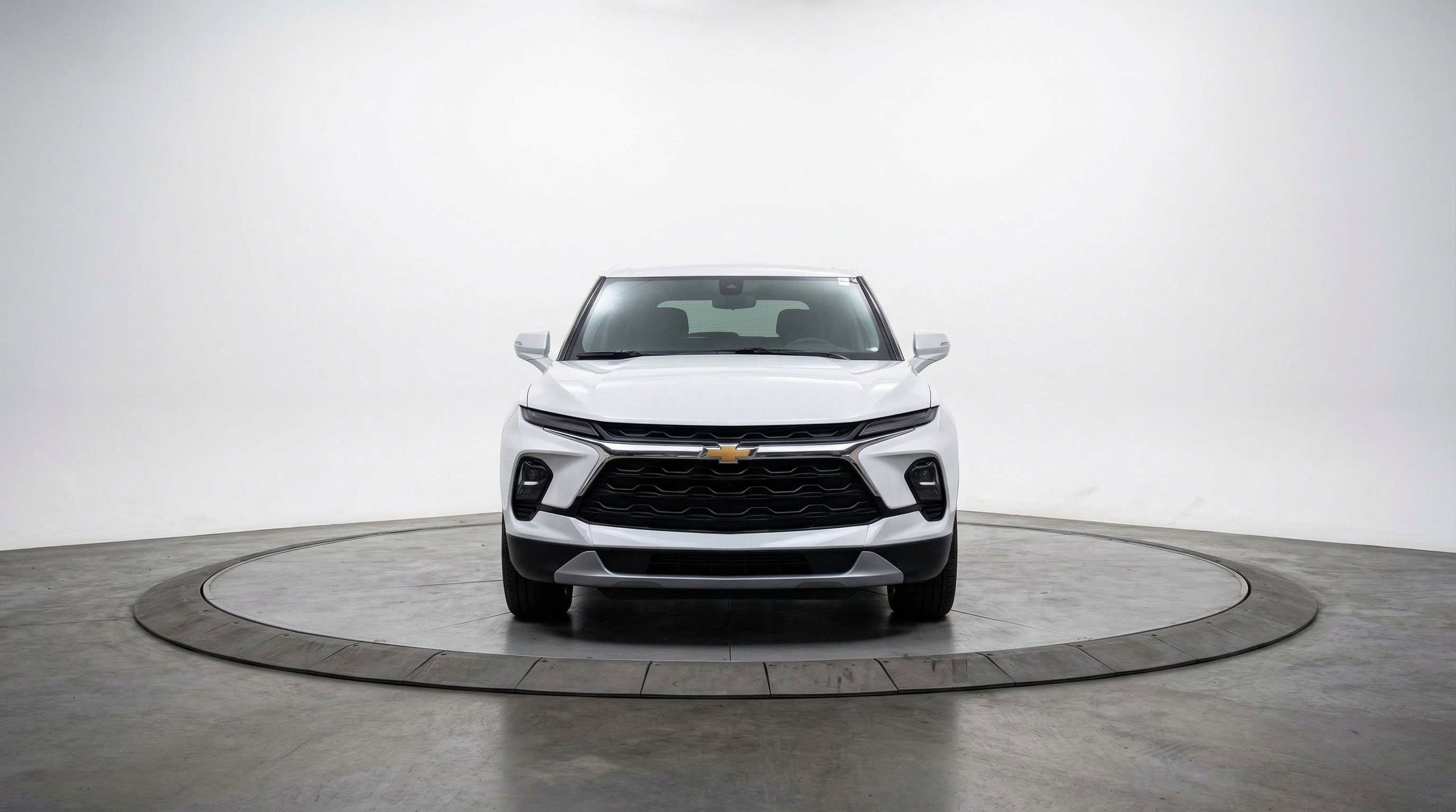 Used 2025 Chevrolet Blazer LT image 2