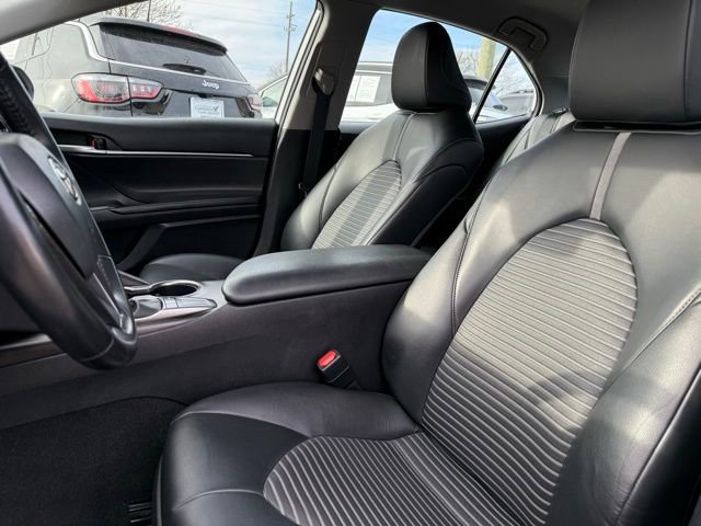 Used 2023 Toyota Camry SE FWD image 11