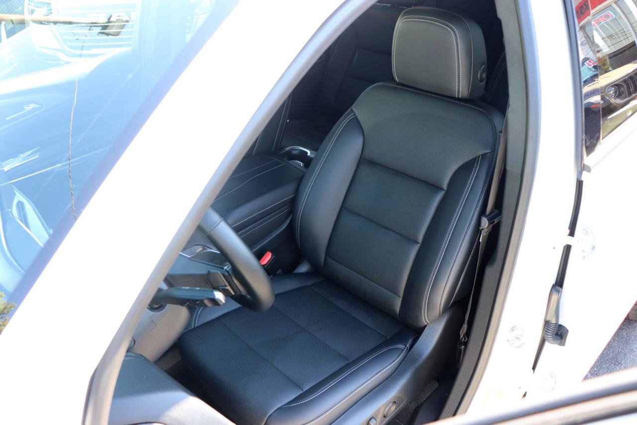 Used 2026 Chevrolet Traverse LT AWD/4WD image 11