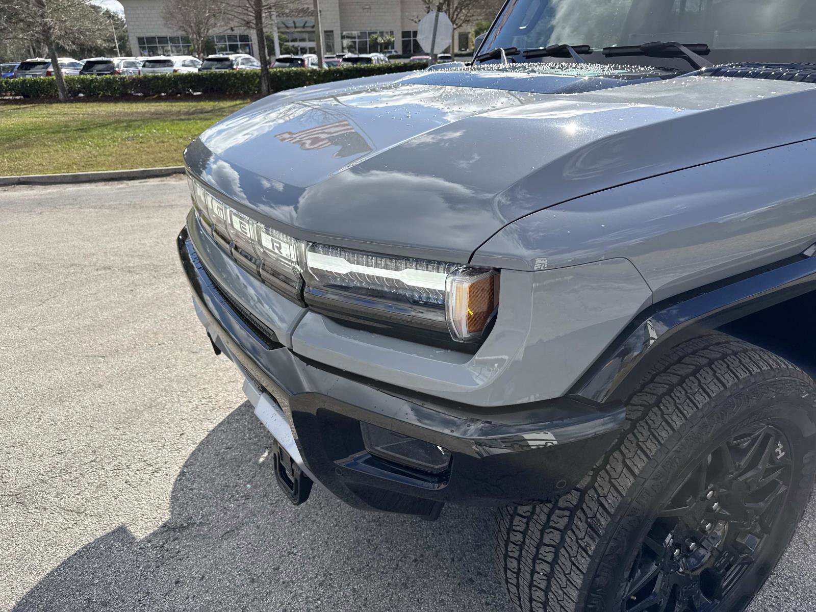 Used 2025 GMC Hummer EV 2X w/ LPO, Roof Cross Rail Package image 10