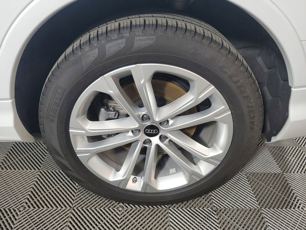 Used 2025 Audi Q7 3.0T Premium w/ Convenience Package image 10