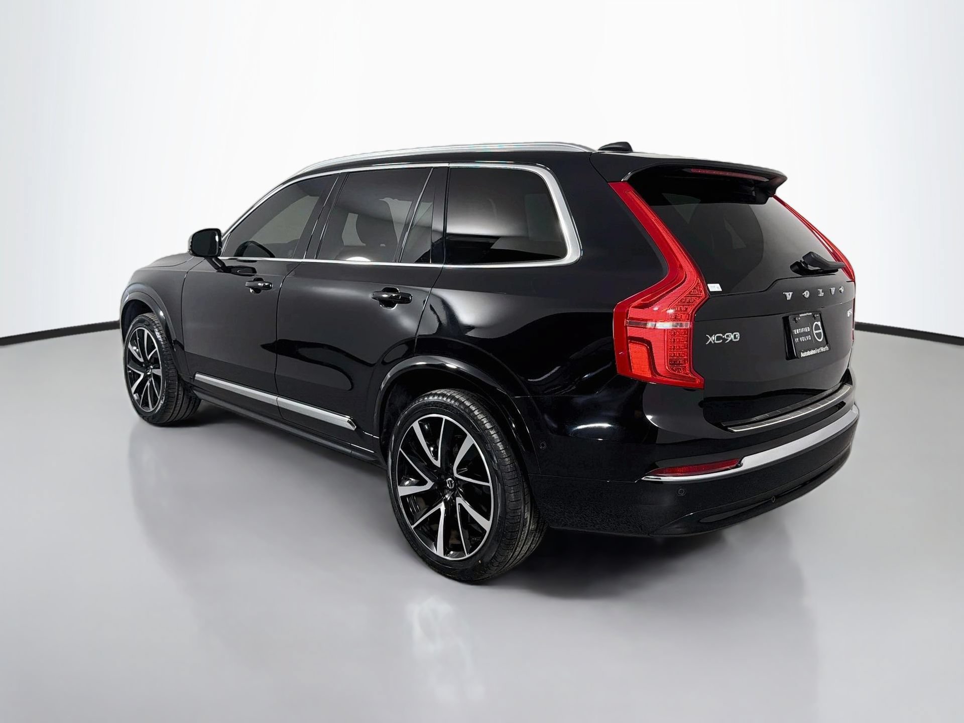 Certified 2024 Volvo XC90 B5 Plus w/ Protection Package Premier AWD/4WD image 8