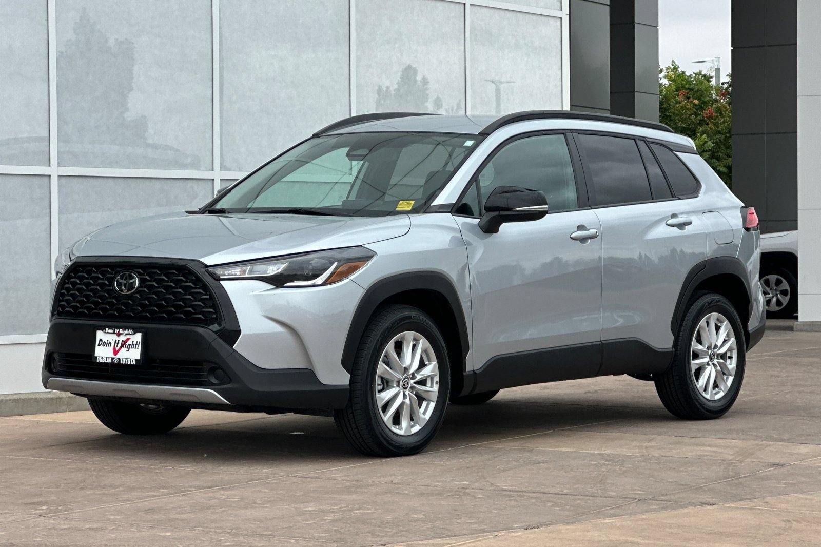 Certified 2025 Toyota Corolla Cross LE FWD image 10