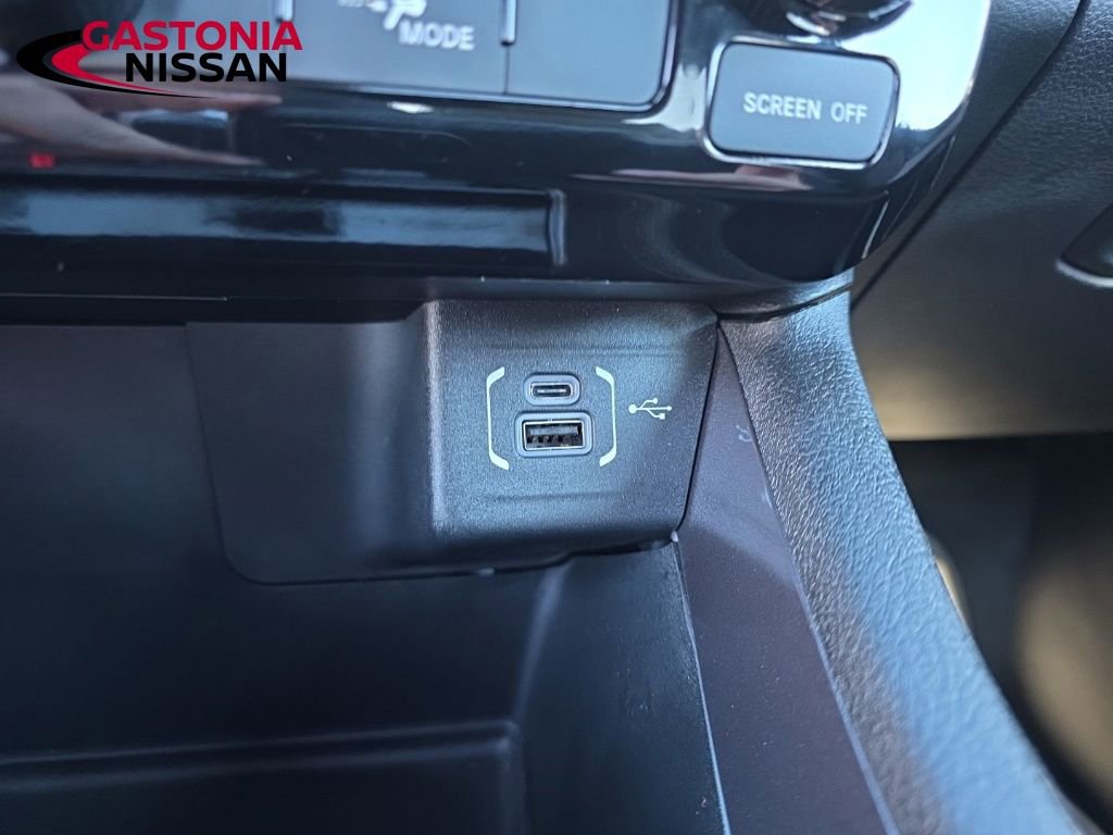 Used 2025 Jeep Compass Sport image 32