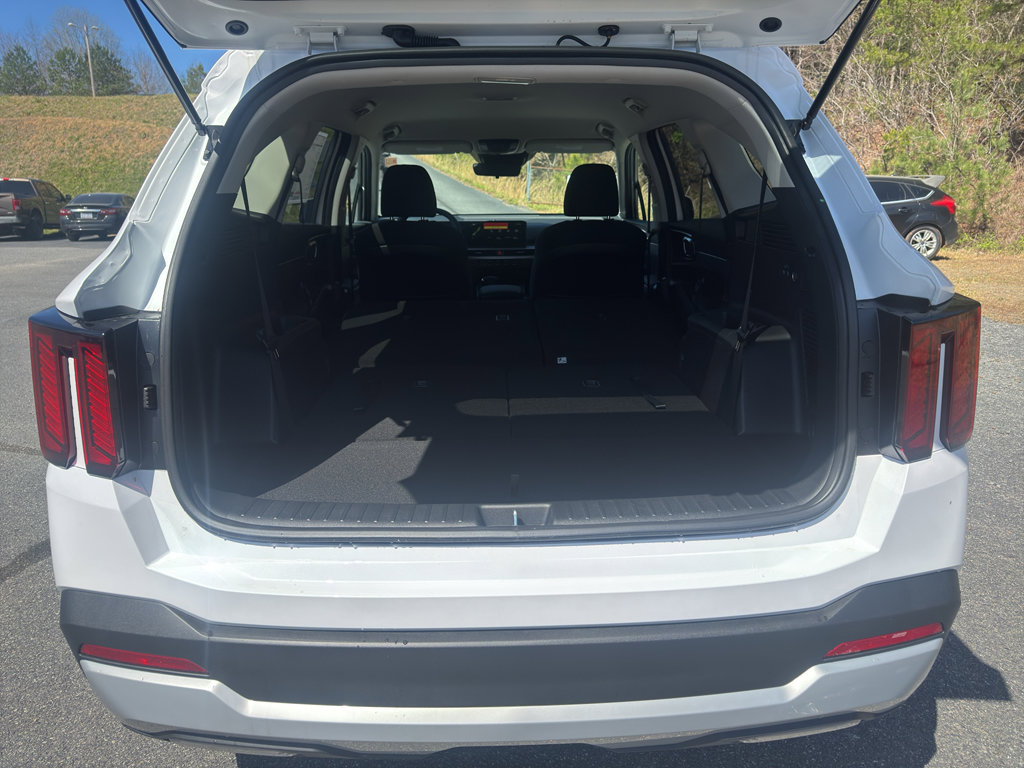 New 2026 Kia Sorento LX image 12